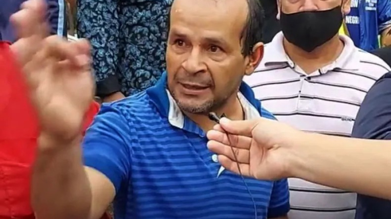El piquetero que le dio un sillazo a un ministro la sacó bien barata