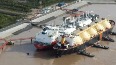 Demora en la descarga de un barco deja al país sin gas hasta el sábado
