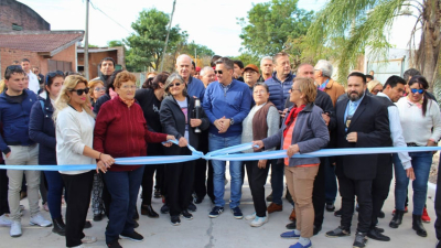 Zdero y Nikisch inauguraron 31 cuadras de pavimento urbano