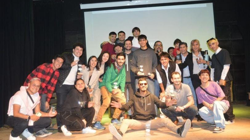 El músico chaqueño Fran presentó el pre-estreno de su álbum "Soy Así"