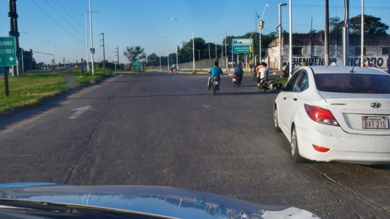 La inconsciencia vial, postal diaria de la autovía sobre la ruta 11