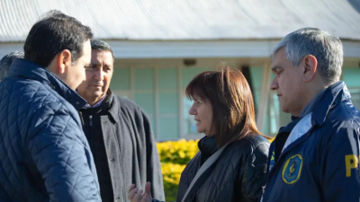 Patricia Bullrich llegó a Corrientes para seguir de cerca el caso de Loan Peña