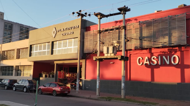 Armados y encapuchados asaltaron el casino del hotel Gualok