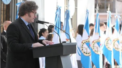 Detuvieron a un hombre armado cerca del acto en el que Milei presentó el Plan de Alfabetización