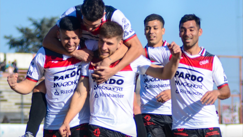 Douglas Haig extendió la mala racha del Decano