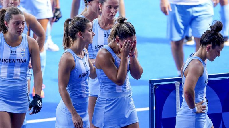 A Las Leonas les queda la última oportunidad para sumar otra medalla, tras una dura derrota