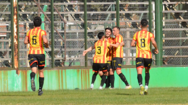 Sarmiento venció a Unión, salvó la categoría y se metió en los play off