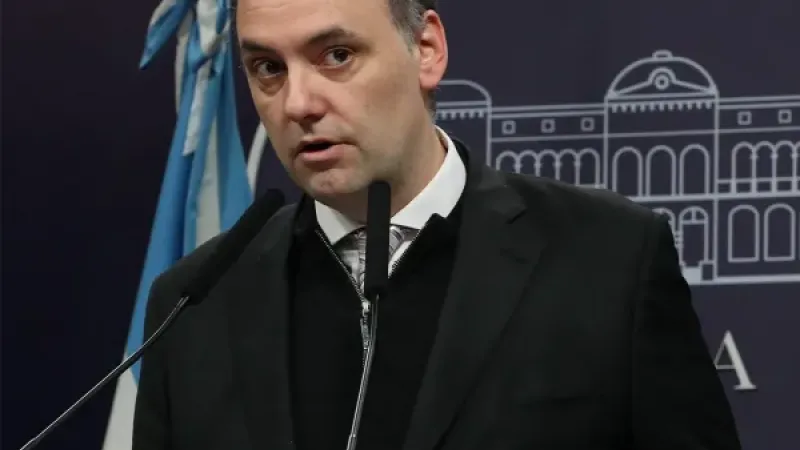 El Gobierno desplazó a un funcionario investigado por un supuesto pedido de coimas