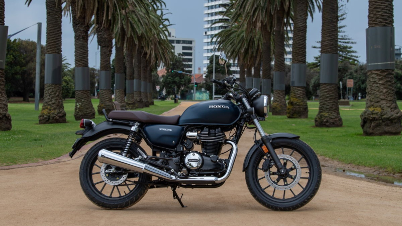Honda en la cresta de la ola "retro" con esta 350