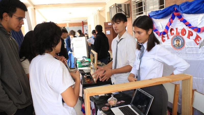Más de 400 estudiantes de escuelas técnicas en olimpiada de robótica