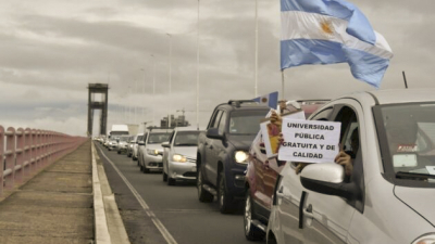 Una caravana marcha desde Resistencia hacia Corrientes