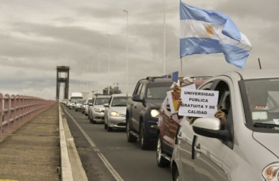 Una caravana marcha desde Resistencia hacia Corrientes