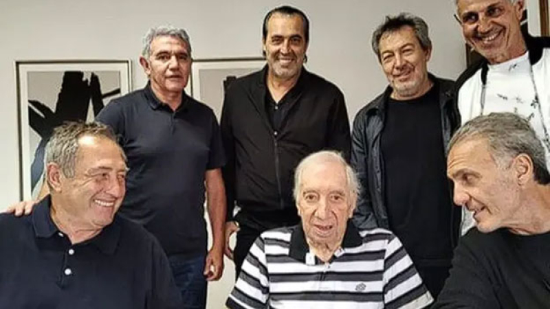 Campeones del mundo de 1986 visitaron a Carlos Bilardo