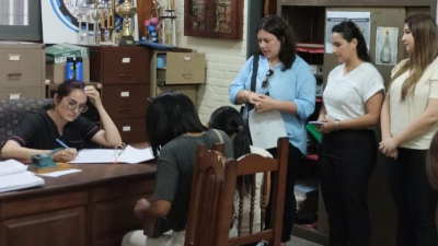 Alumnas se inscribieron con la advertencia del Obispado de acudir a la Corte