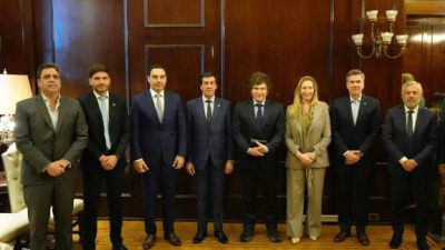 Milei con gobernadores de la UCR: reclamos y paños fríos