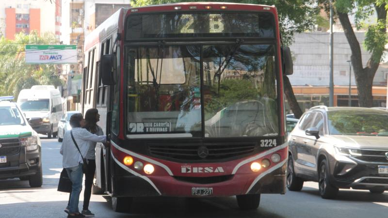 Colectivos: concesionarios piden recortar salarios y suspender a trabajadores