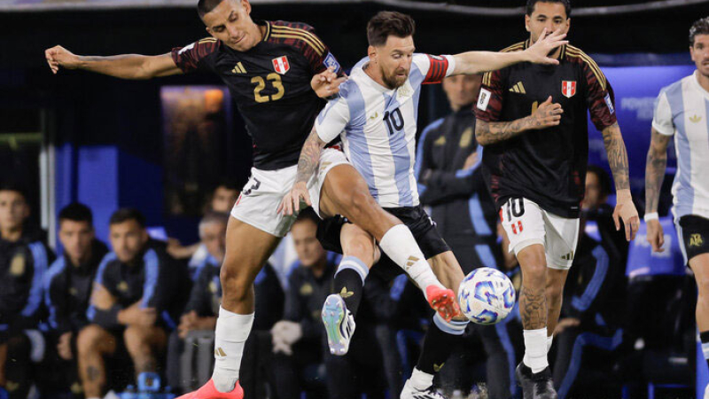 Un golazo de Lautaro Martínez le da a Argentina la victoria parcial sobre Perú