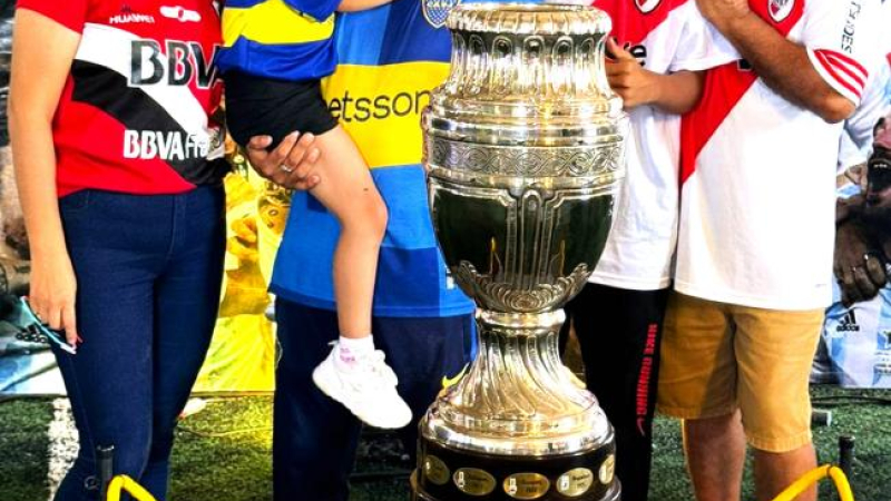 Los trofeos de la Selección argentina fueron exhibidos en Quitilipi