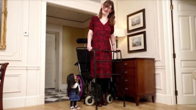 La mujer más alta del mundo se reunió con la más baja para celebrar la diversidad