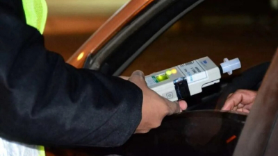Un conductor se negó a la prueba de alcoholemia y quedó detenido
