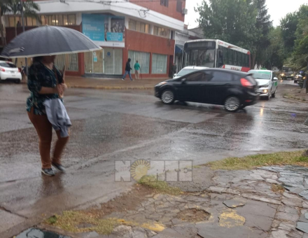 lluvia-paraguas mujer.jpg