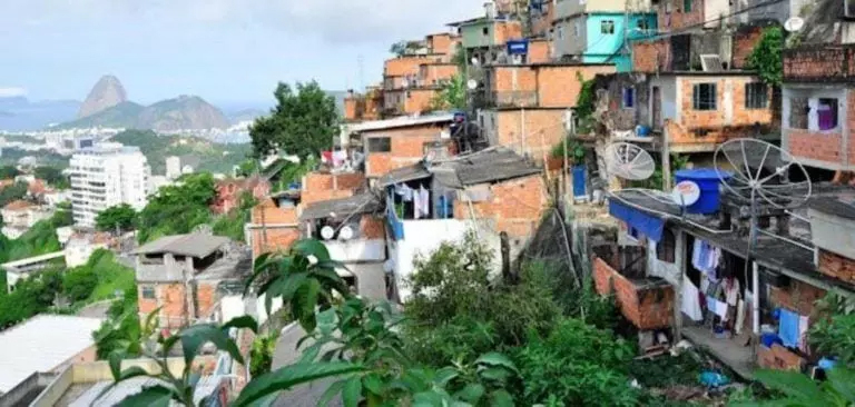 favela.jpg