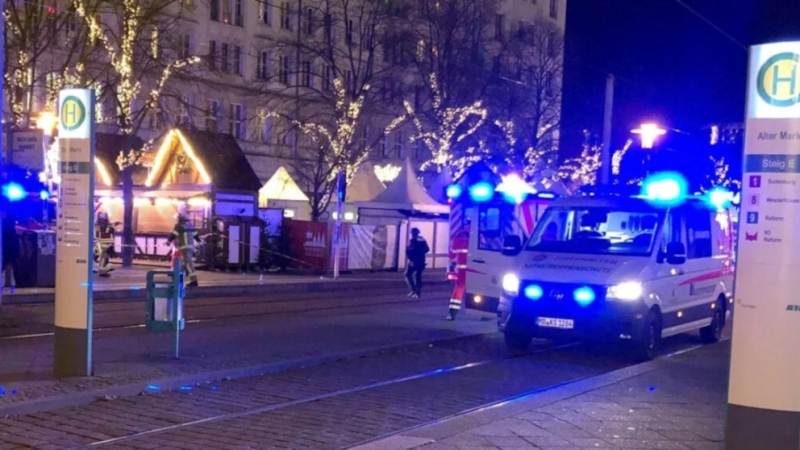 Al menos 11 muertos y 60 heridos por un atropello masivo en un mercado de Navidad