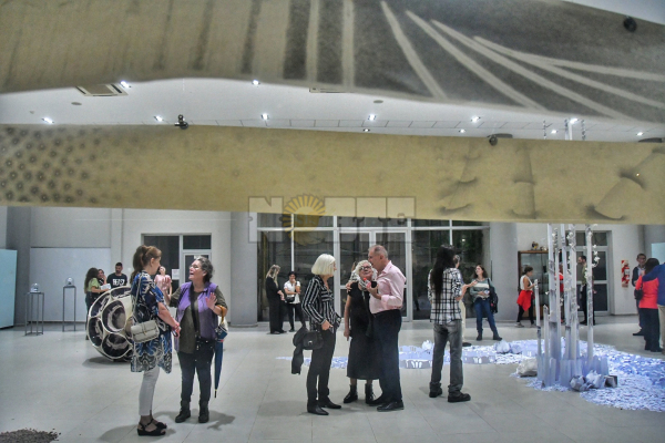 <p>Muestra Mario Quinteros en el Salón de Exposiciones del Instituto Superior del Profesorado de Enseñanza Artística Bellas Artes "Santiago Pértile".</p>