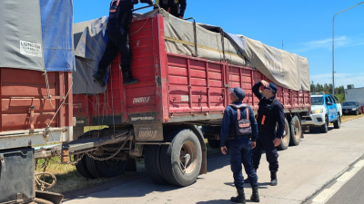 La Policía Caminera secuestró camioneta y motos con documentación adulterada