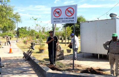 Las Breñas: señalización para no estacionar ni circular en espacios verdes