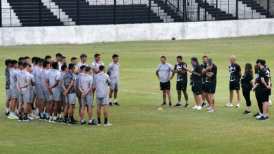 For Ever va por su primera alegría del año en el debut ante Estudiantes