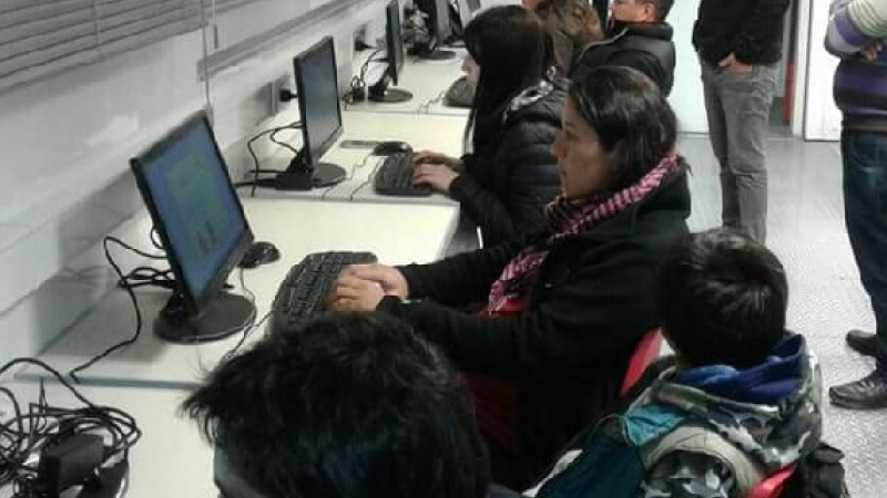 Hasta el domingo 23 continúa el camión tecnológico junto a plaza 25 de Mayo