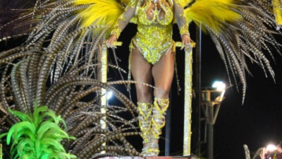 San Martín: última noche de corsos en la Capital del Carnaval