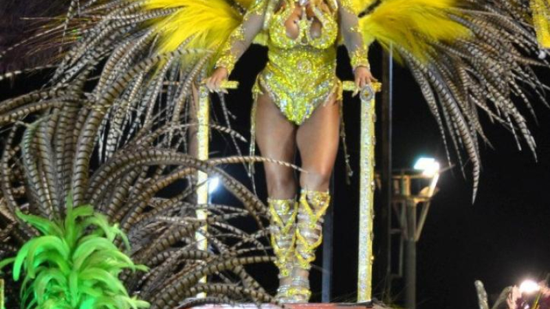 San Martín: última noche de corsos en la Capital del Carnaval