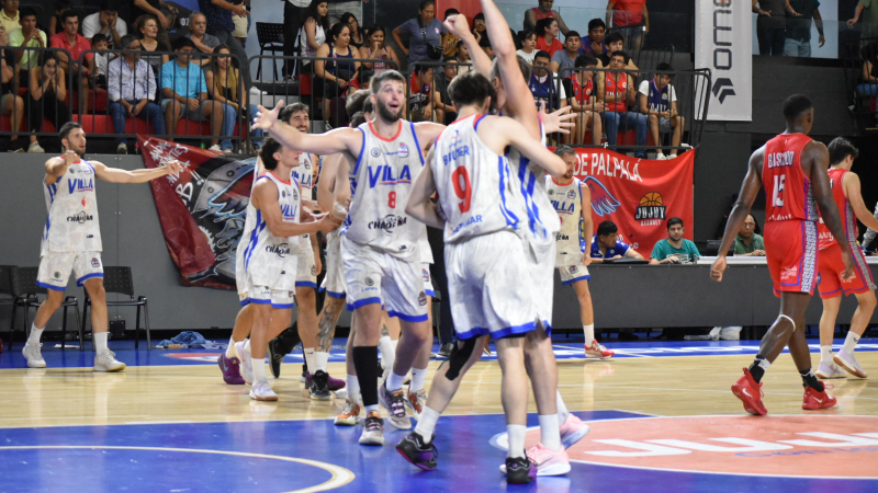 Con un triple de ocho metros, Villa San Martín lo ganó en el suspiro final