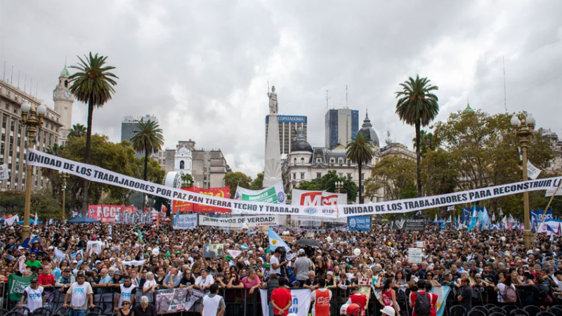 Multitudinaria manifestación a Plaza de Mayo en unidad por el 24 de marzo