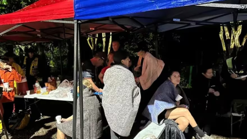 Rescataron a 19 turistas perdidos en una quebrada salteña tras un operativo de 12 horas