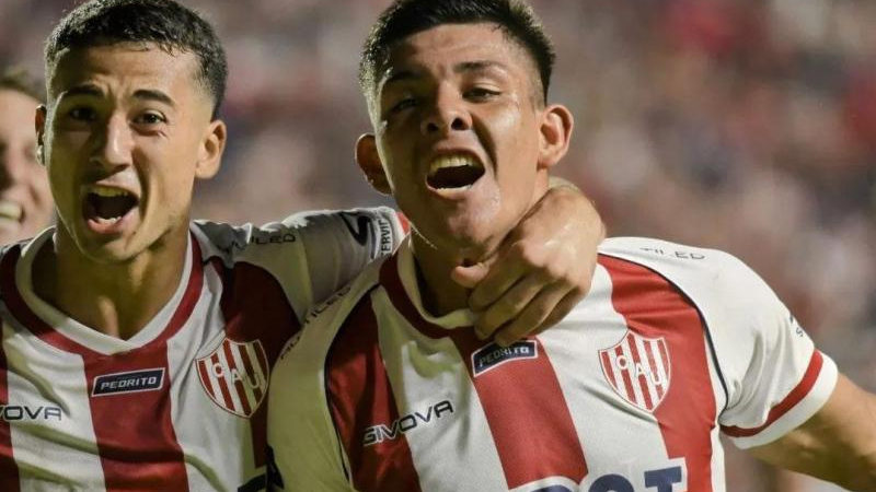 El "Tatengue" lo ganó en la última jugada con gol del chaqueño Díaz