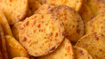 Crackers de queso: la receta con 3 ingredientes para la merienda