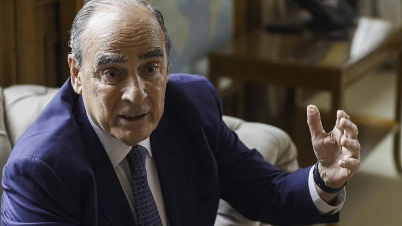 El gobierno le bajó el tono a la devaluación y anticipó que la inflación descenderá aún más