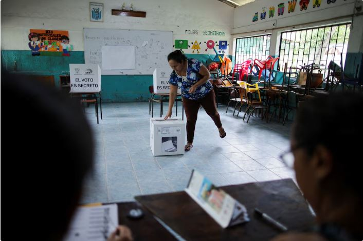 Ecuador elecciones.JPG