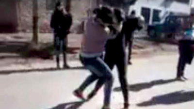 Tras una feroz pelea, detuvieron a dos mujeres y demoraron a un adolescente
