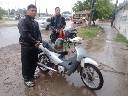 usuarios en moto.jpg