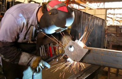 La industria se hundió 4,5 % en marzo, su peor dato desde 2023
