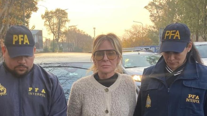 Ayudó a fugar u$s 350 millones de la Argentina y se defendió citando a Milei