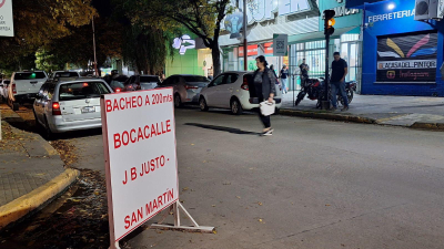 Semáforos intermitentes por trabajos de bacheo en el centro