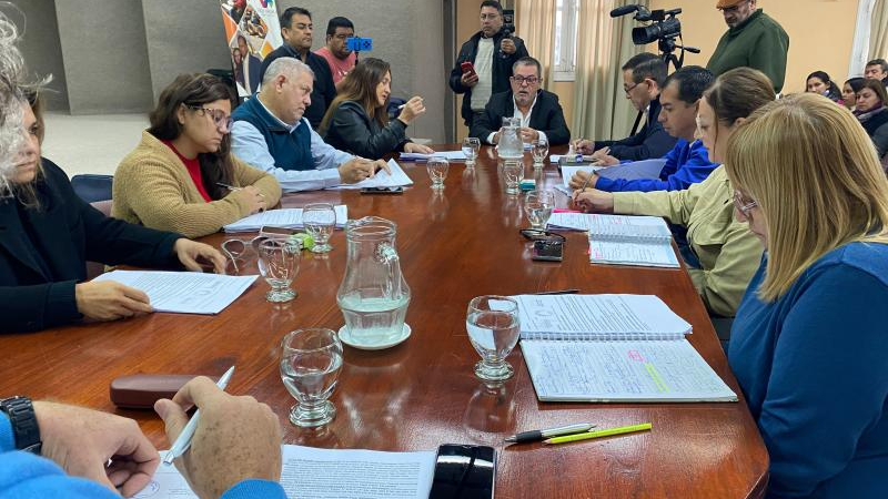 "Nos quedamos sin información clave sobre la obra de asfalto"