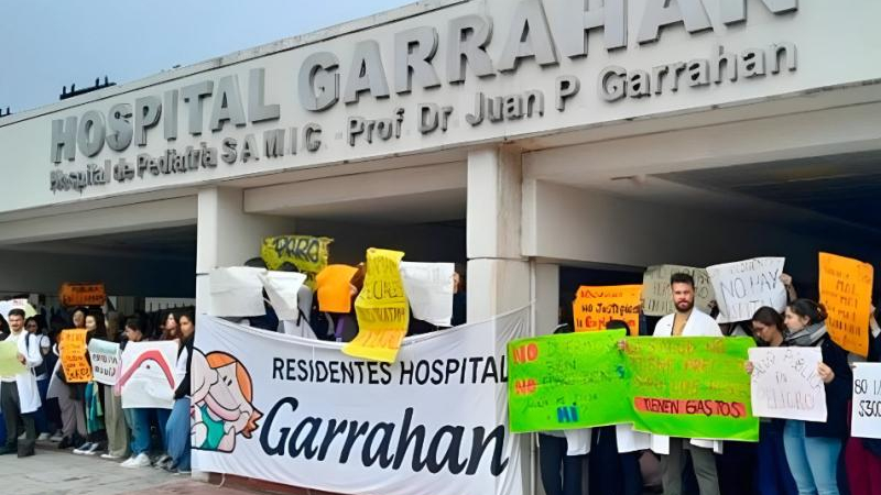 Garrahan: denuncian "cierre encubierto" por cambios en las residencias médicas