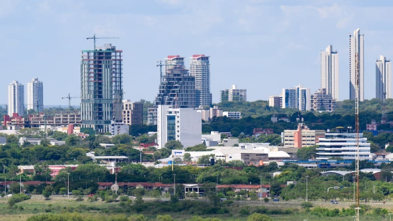 El dinero argentino alimenta un boom de edificios de lujo en Paraguay