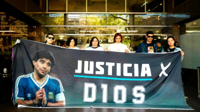 Muerte de Maradona: la defensa de Luque pide recusar a dos de los tres jueces del nuevo juicio